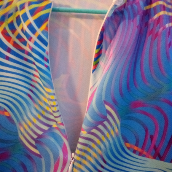 Women's L Performance Biking Tank with pockets rainbow swirl stretchy unique - Picture 10 of 11